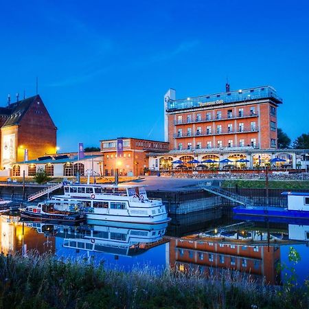 Hotel Doemitzer Hafen エクステリア 写真