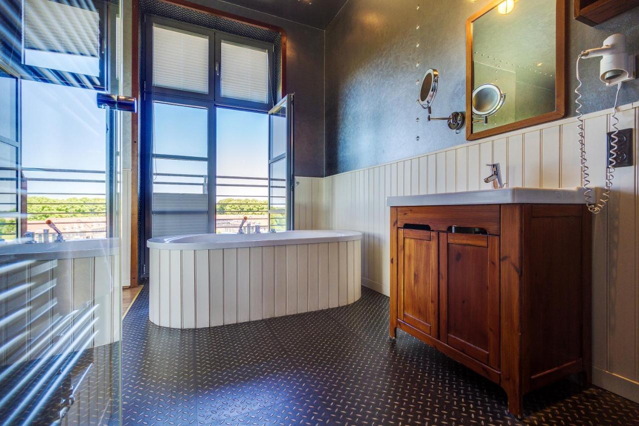Hotel Doemitzer Hafen エクステリア 写真