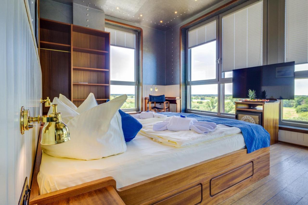 Hotel Doemitzer Hafen エクステリア 写真