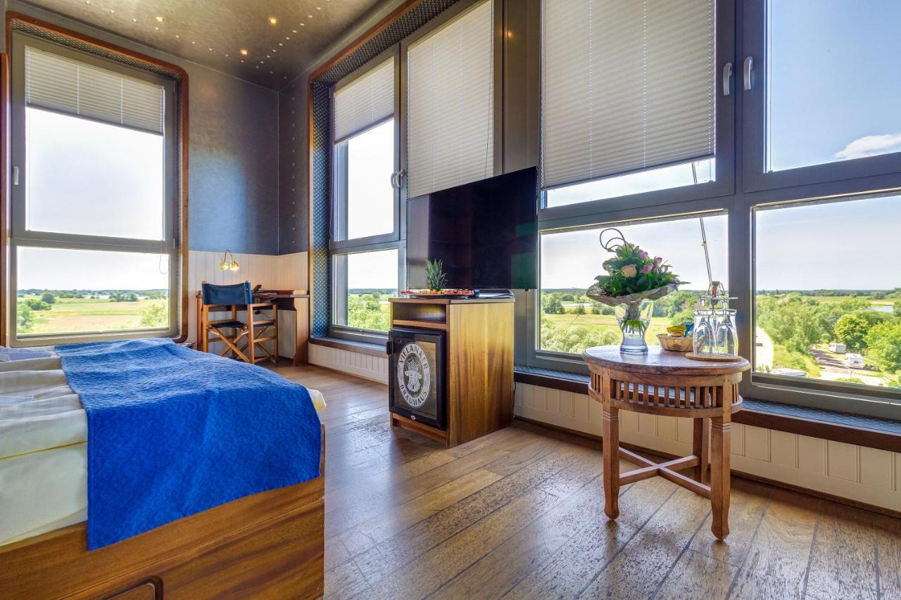 Hotel Doemitzer Hafen エクステリア 写真