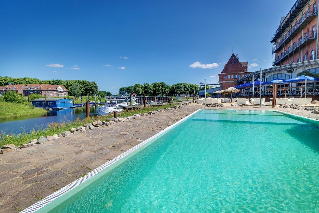 Hotel Doemitzer Hafen エクステリア 写真