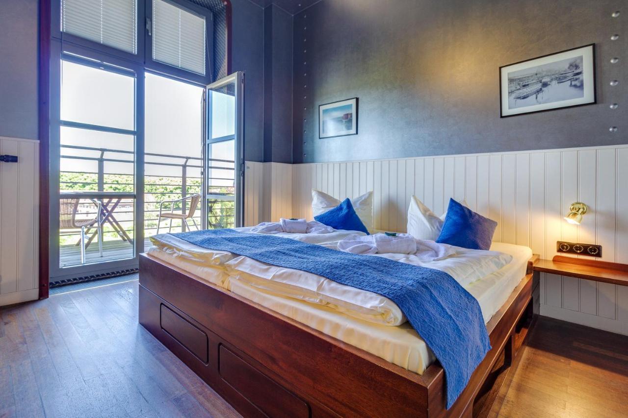 Hotel Doemitzer Hafen エクステリア 写真