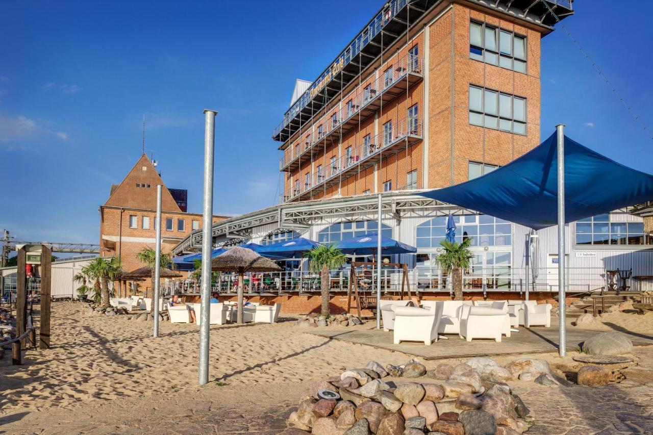 Hotel Doemitzer Hafen エクステリア 写真