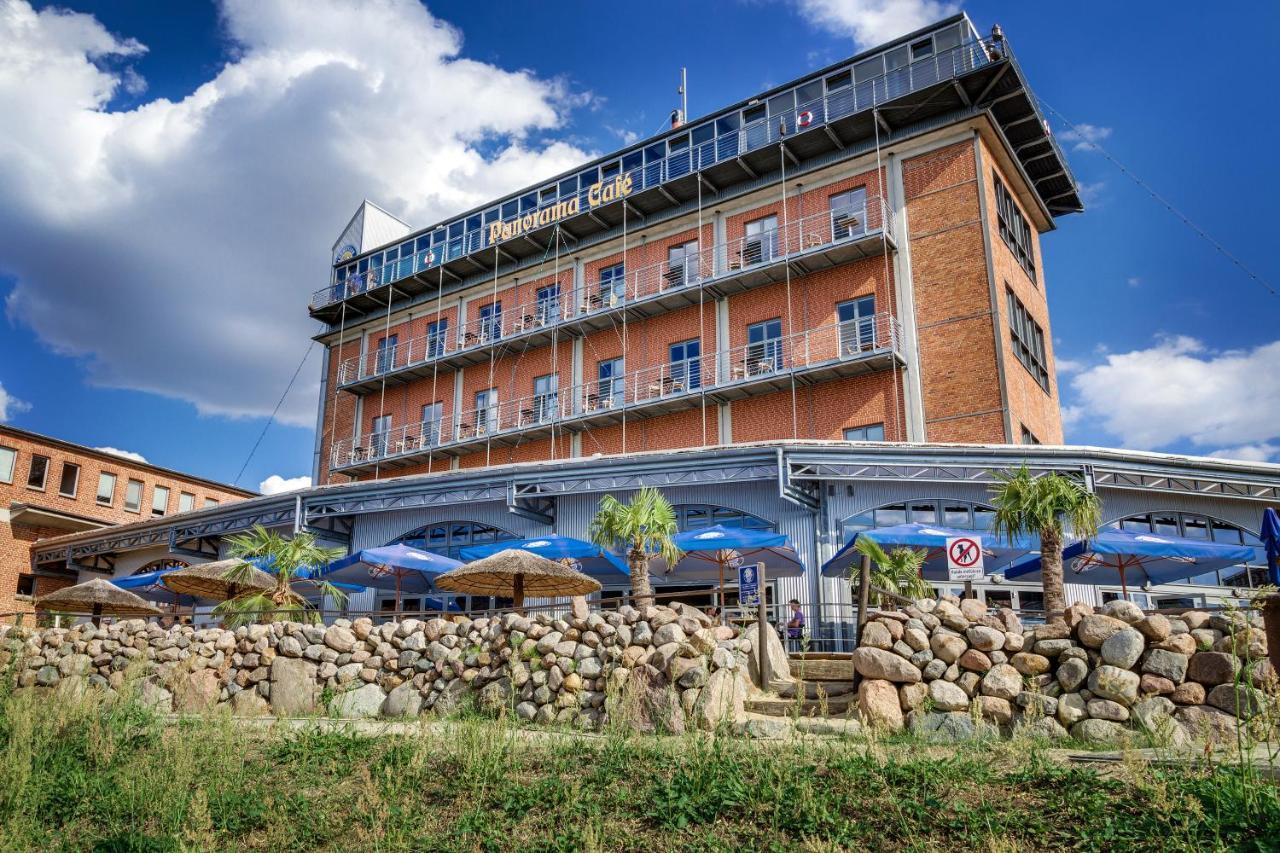 Hotel Doemitzer Hafen エクステリア 写真