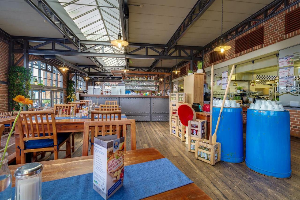 Hotel Doemitzer Hafen エクステリア 写真